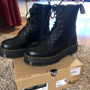 Black Dr. Martens Jadon size 8